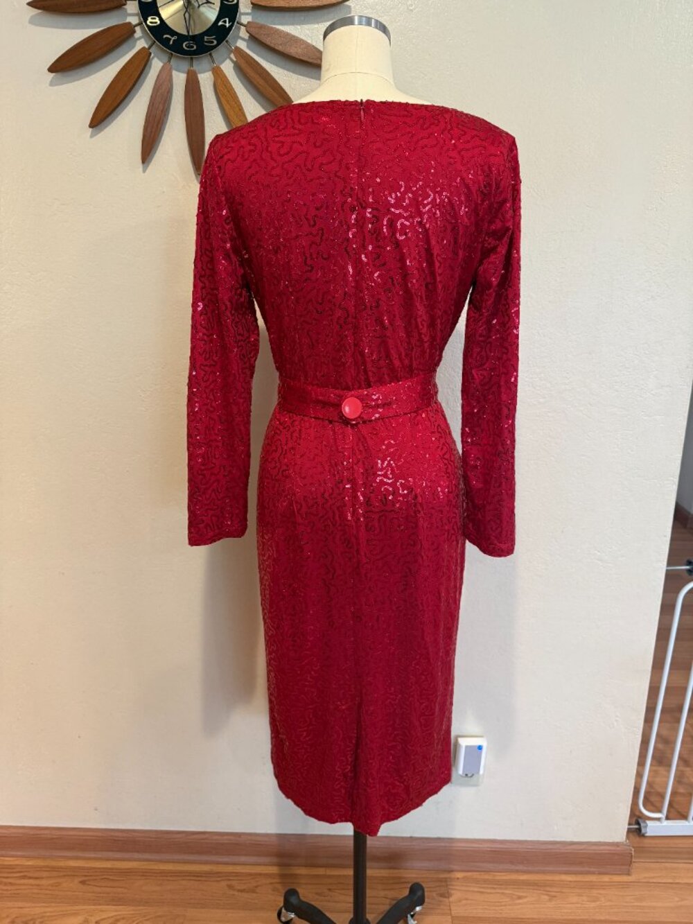 XL | Tatyana Red Sequin Cocktail Dress - Picture 4 of 4